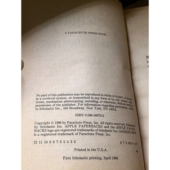 Egg Monsters from Mars Goosebumps Book #42 First cover 2nd Edition Print 1990s - Picture 8 of 12